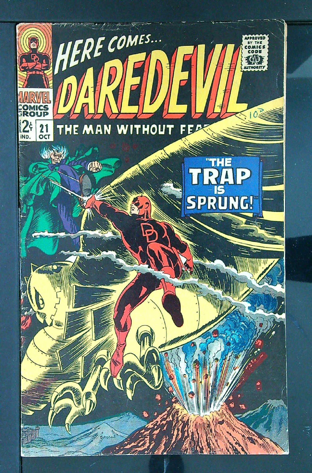 ACTUAL SCAN OF COMIC!<br>Pen on Cover - See Scan Cover of Daredevil (Vol 1) #21. One of 250,000 Vintage American Comics on sale from Krypton!